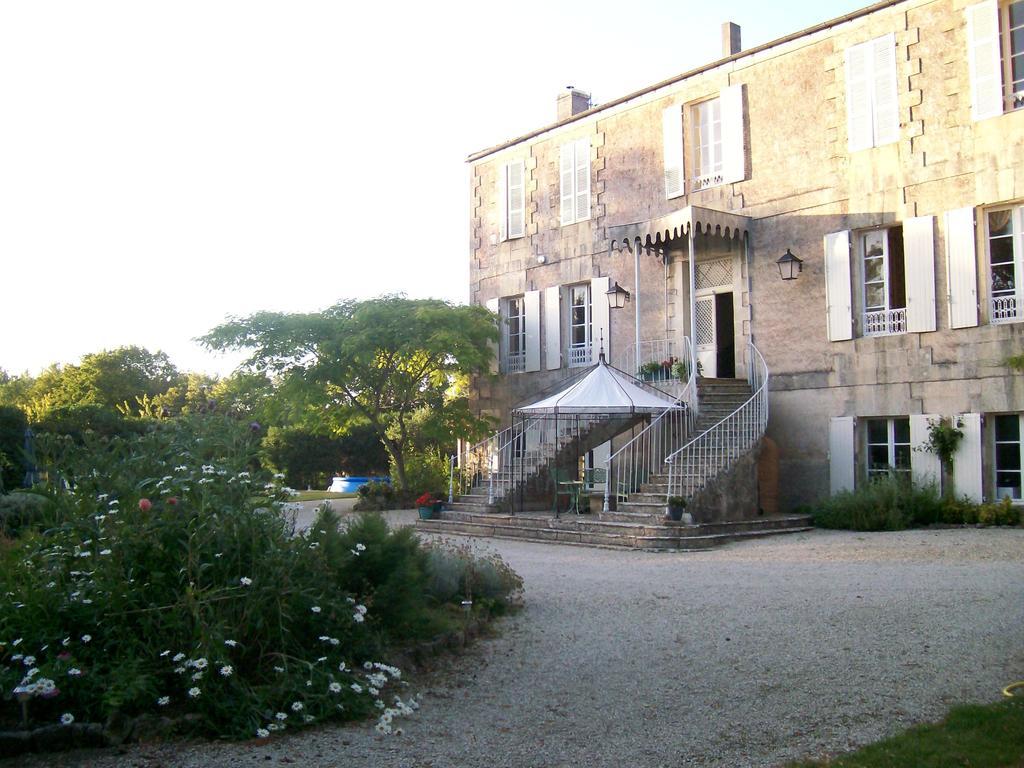 Manoir Angle Blanzay-sur-Boutonne Exterior foto